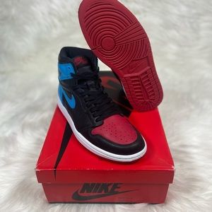 Air Jordan 1 retro high og Unc to chi men size 6.5 / womens size 8